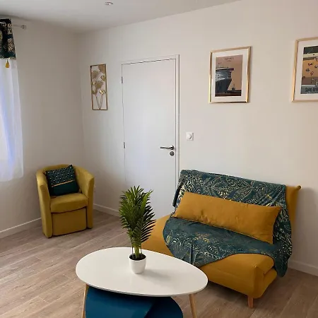 Studio Cosy Avec Terrasse, Proche Chantiers Et Airbus Saint-Nazaire  Exterior foto