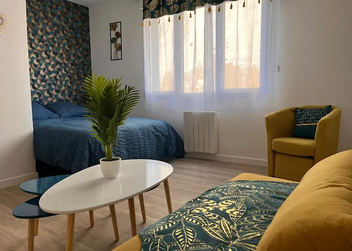 Studio Cosy Avec Terrasse, Proche Chantiers Et Airbus