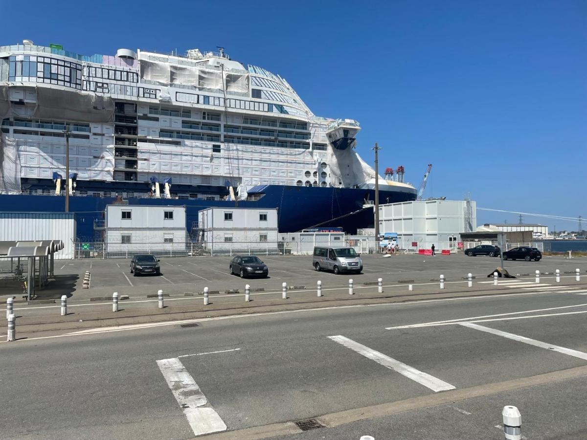 Apartment Cosy Avec Terrasse, Proche Chantiers Et Airbus